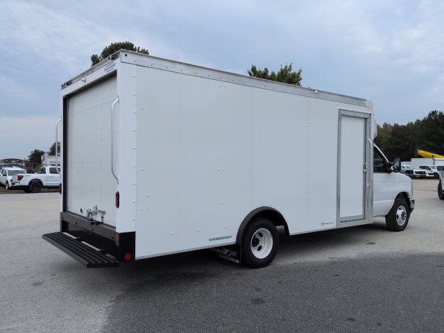 New 2027 Ford E-350 and Econoline 350 Super Duty w/ Power Equipment Group RWD image 4