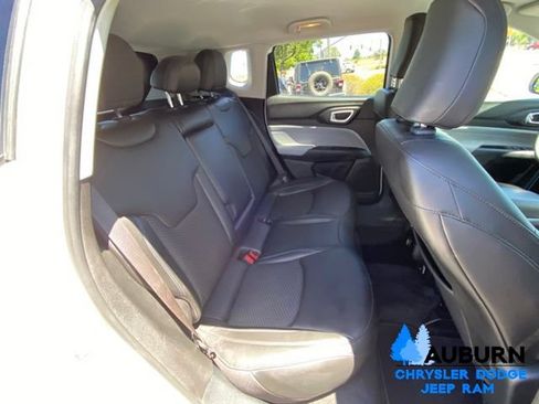 Used 2022 Jeep Compass Latitude FWD image 16