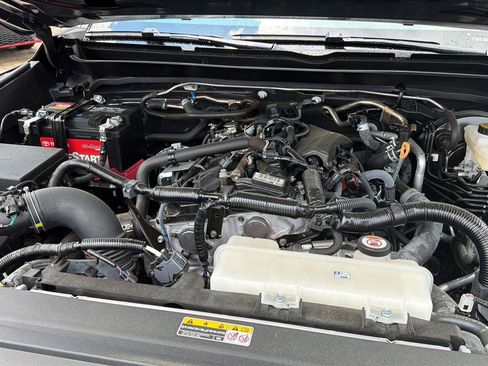 Used 2025 Toyota Tacoma TRD Sport RWD image 33