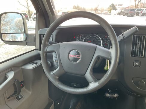 Used 2017 GMC Savana 2500 image 21