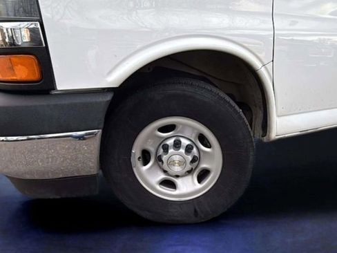 Used 2021 Chevrolet Express 3500 w/ Power Convenience Package image 14