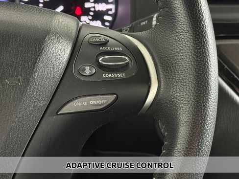 Used 2019 Nissan Pathfinder SV AWD/4WD image 3