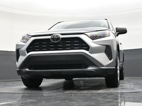 Used 2020 Toyota RAV4 LE FWD image 27
