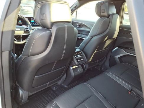 Used 2025 Cadillac Lyriq Luxury w/ LPO, Floor Liner Package AWD/4WD image 14