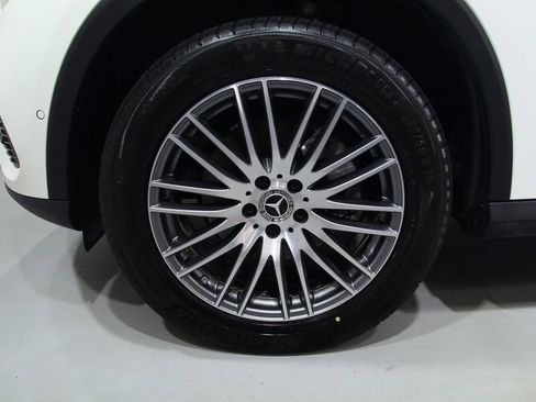 Used 2024 Mercedes-Benz GLC 300 4MATIC image 18