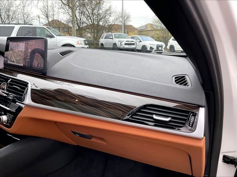 Certified 2023 BMW 540i w/ Convenience Package image 17