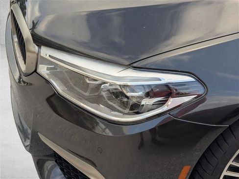 Used 2018 BMW M550i xDrive image 16