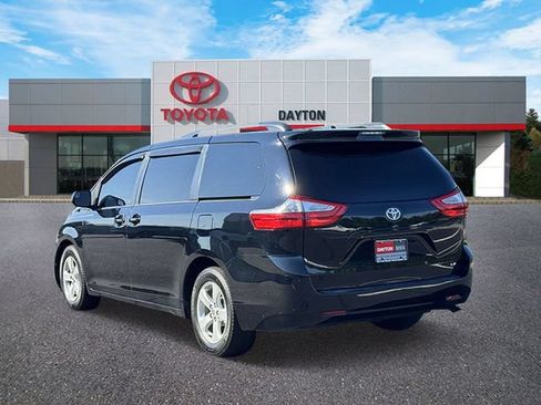 Used 2015 Toyota Sienna LE FWD image 4