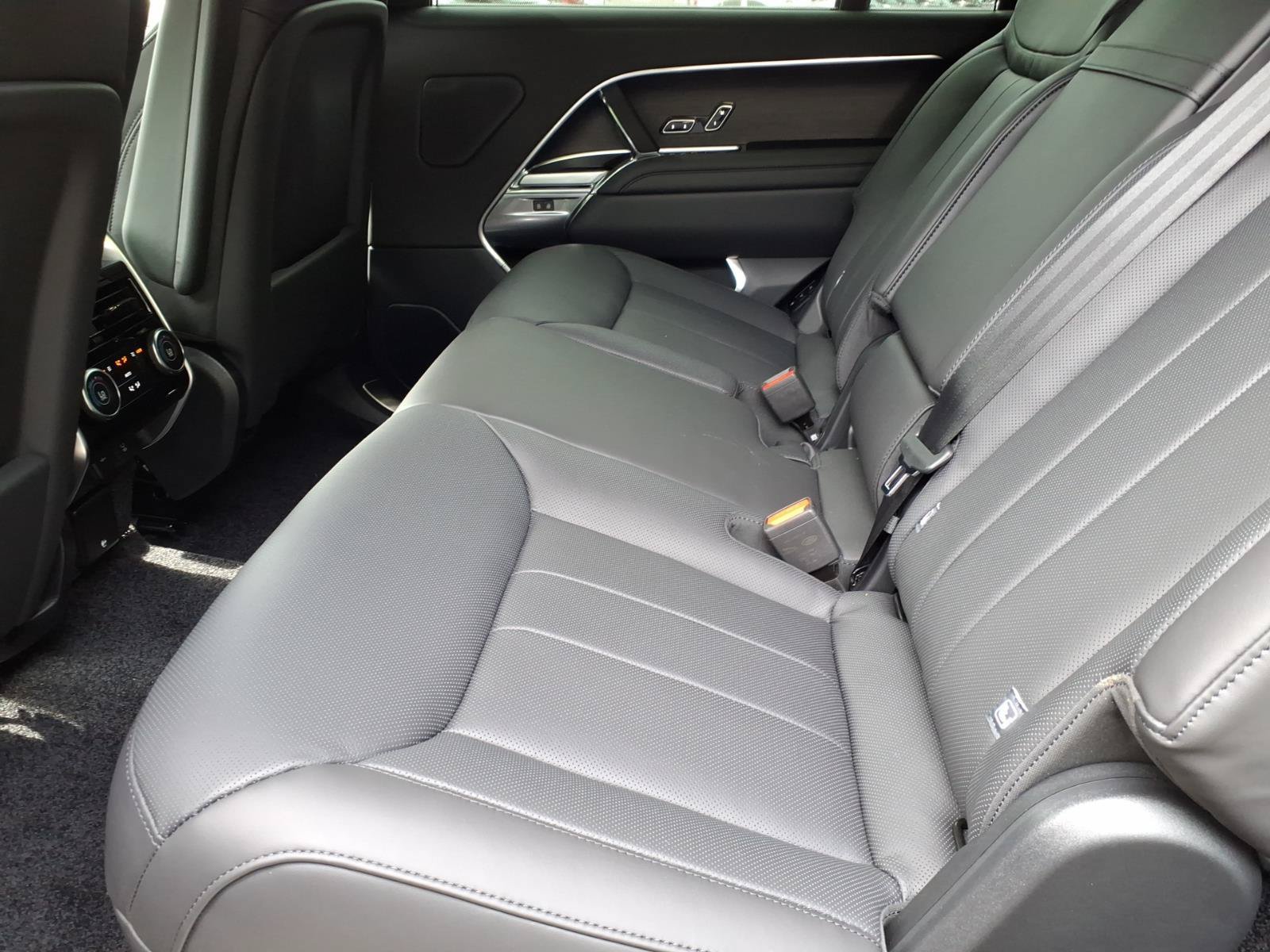 New 2027 Land Rover Range Rover Long Wheelbase SE AWD/4WD image 5
