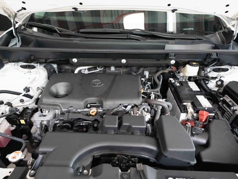 Used 2025 Toyota RAV4 LE AWD/4WD image 31