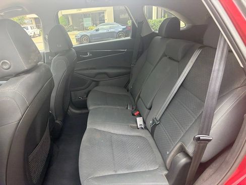 Used 2020 Kia Sorento LX FWD image 13