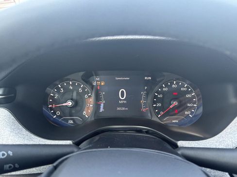 Used 2023 Jeep Compass Latitude AWD/4WD image 7