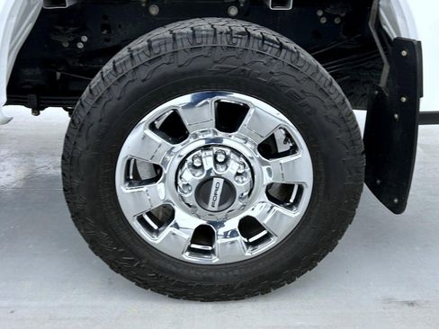 Used 2024 Ford F350 Lariat w/ Chrome Package image 22
