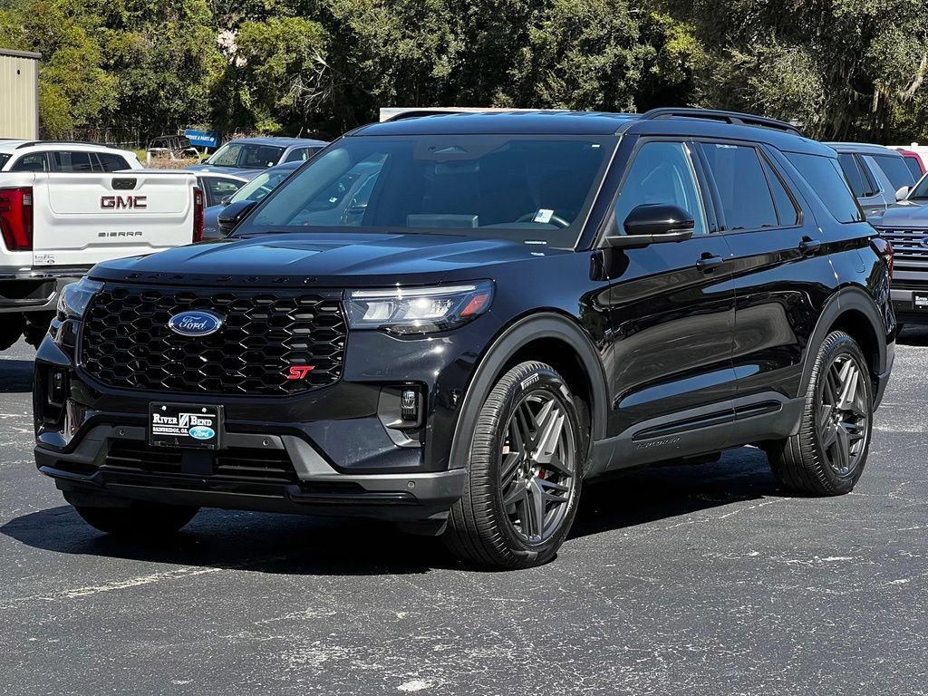 Used 2025 Ford Explorer ST RWD image 11