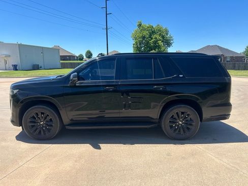 Used 2021 Cadillac Escalade Sport Platinum w/ Heavy-Duty Trailer Package AWD/4WD image 2