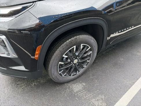 New 2026 Chevrolet Traverse LT w/ Sun and Wheel Package FWD image 4
