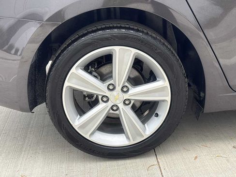 Used 2016 Chevrolet Cruze LT FWD image 9