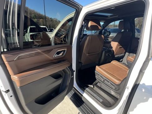 Used 2021 Chevrolet Suburban High Country image 22