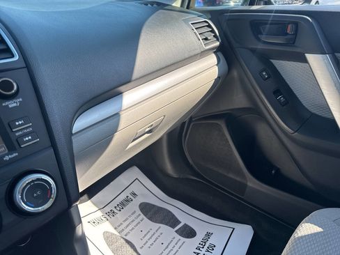 Used 2017 Subaru Forester 2.5i w/ Alloy Wheel Package image 14