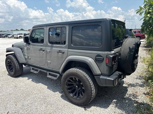 Used 2020 Jeep Wrangler Unlimited Sahara AWD/4WD image 4