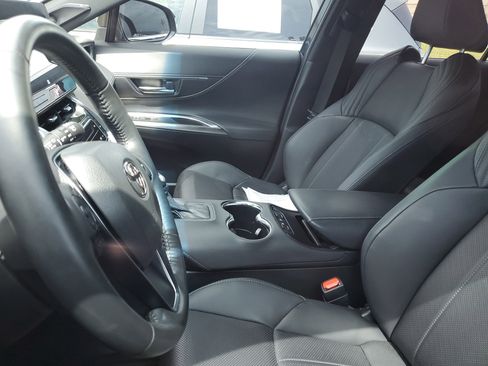 Used 2024 Toyota Venza Limited AWD/4WD image 10