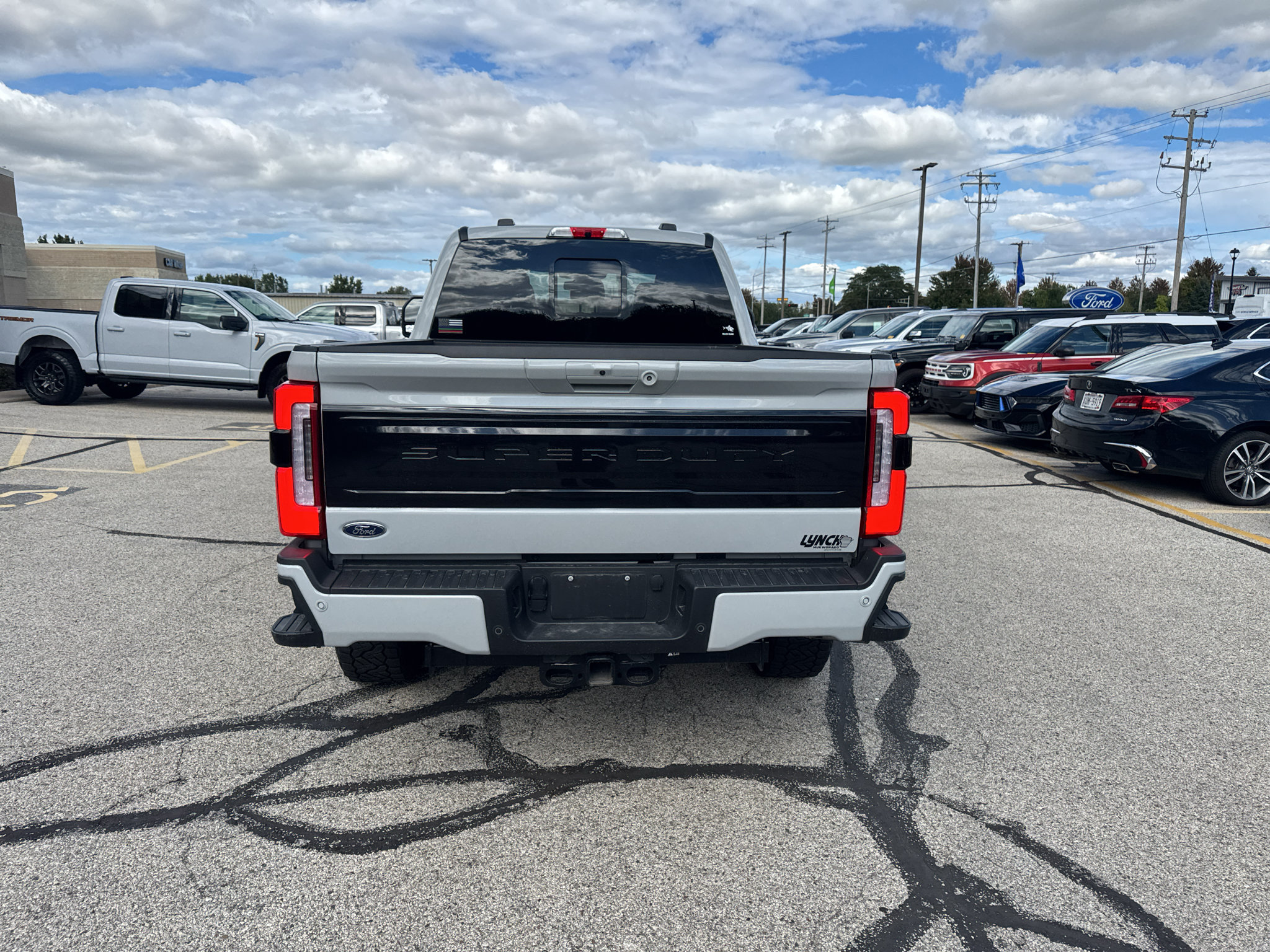 Used 2026 Ford F350 Platinum AWD/4WD image 7