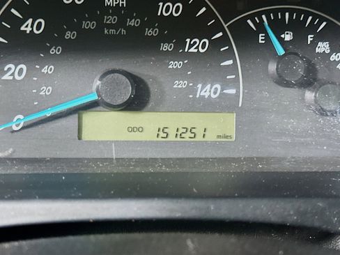 Used 2014 Toyota Camry L image 19