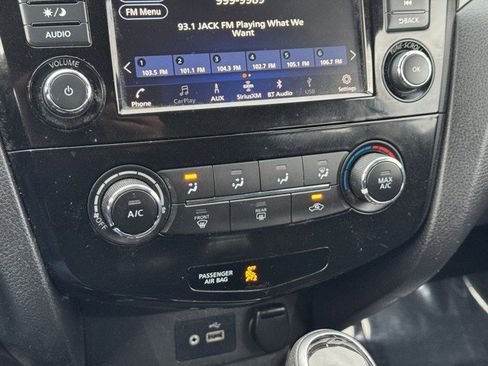 Used 2021 Nissan Rogue Sport S image 15