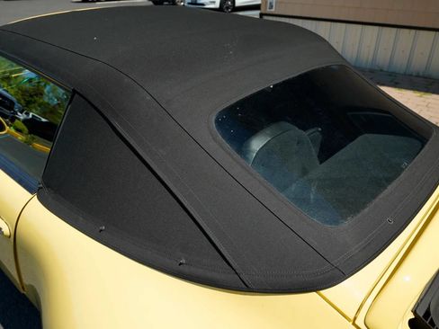 Used 1997 Porsche 911 Carrera RWD image 21