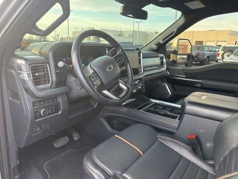 Used 2024 Ford F250 Platinum image 10