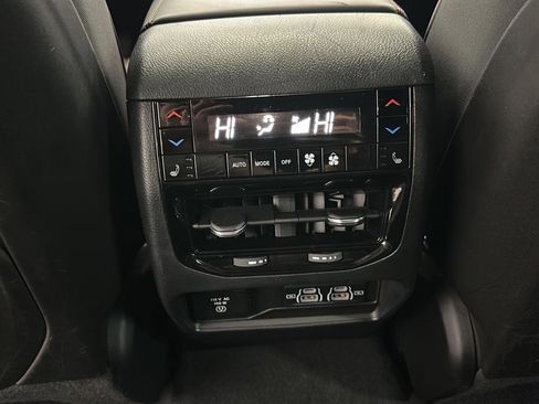 Used 2023 Jeep Grand Cherokee Summit w/ Luxury Tech Group V image 22