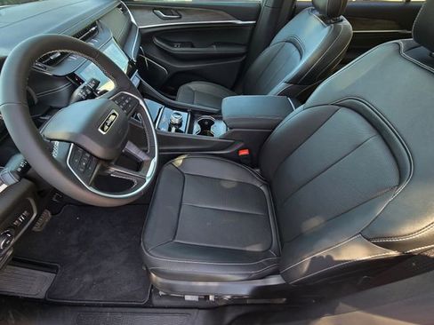 New 2026 Jeep Grand Cherokee L Limited AWD/4WD image 24