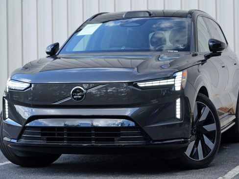 Used 2025 Volvo EX90 Ultra AWD/4WD image 3