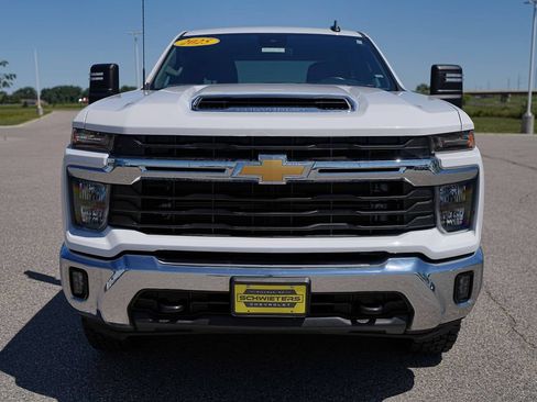 Used 2025 Chevrolet Silverado 2500 LT w/ Convenience Package AWD/4WD image 2