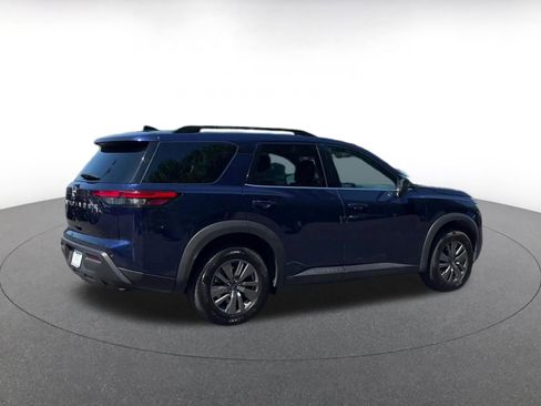 Used 2025 Nissan Pathfinder SV FWD image 15