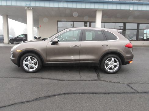Used 2013 Porsche Cayenne image 2