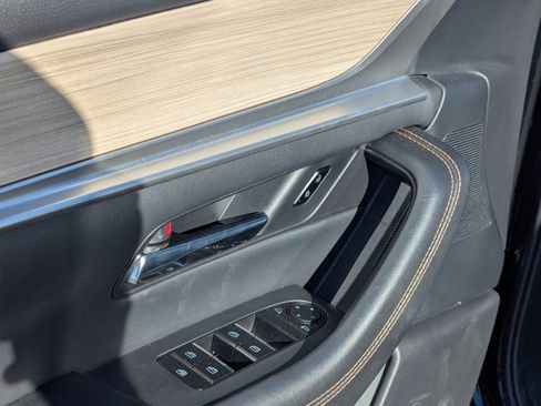 Certified 2025 MAZDA CX-90 3.3 Turbo w/ Preferred Package image 12