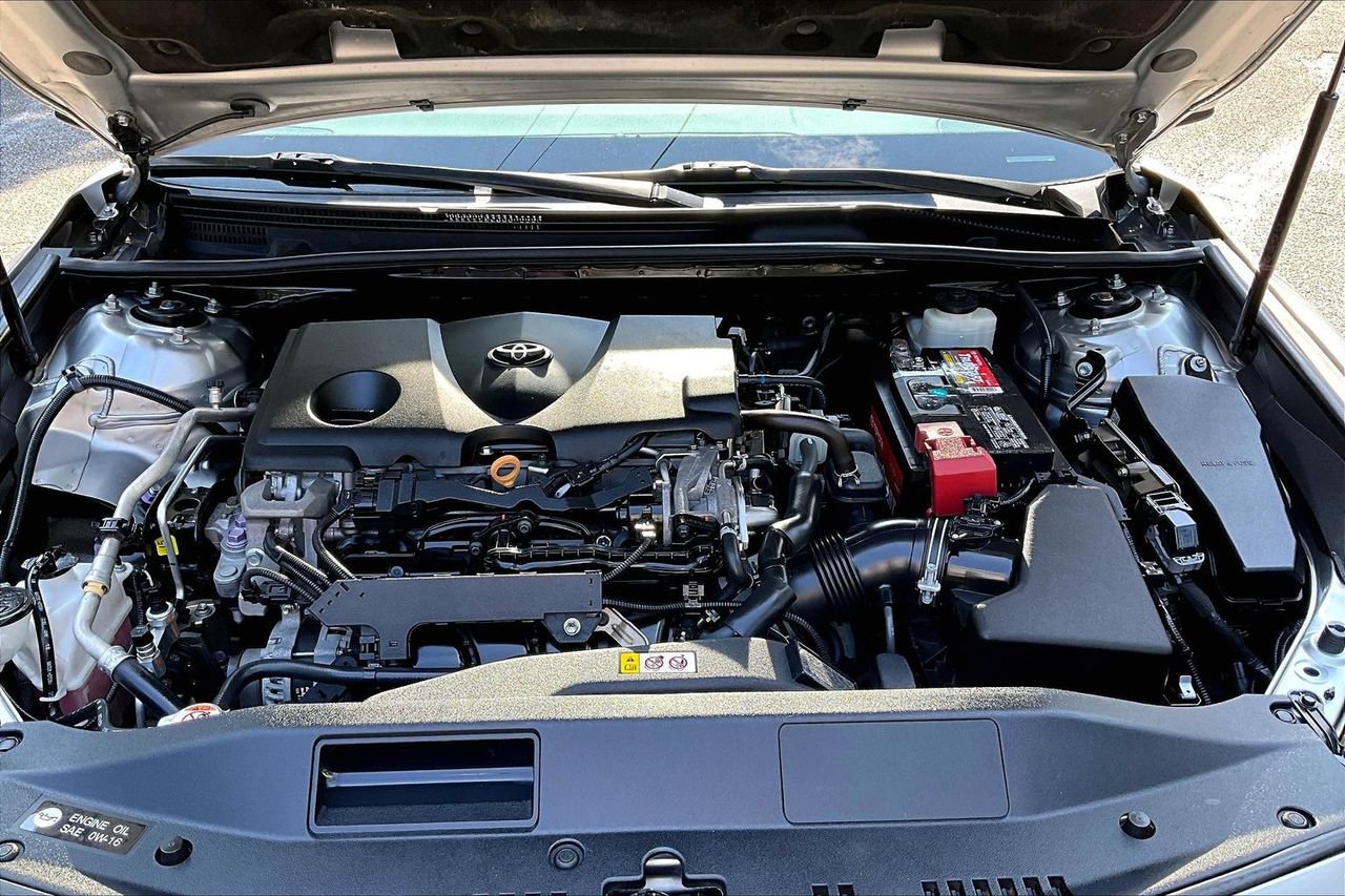 Used 2019 Toyota Camry SE FWD image 29