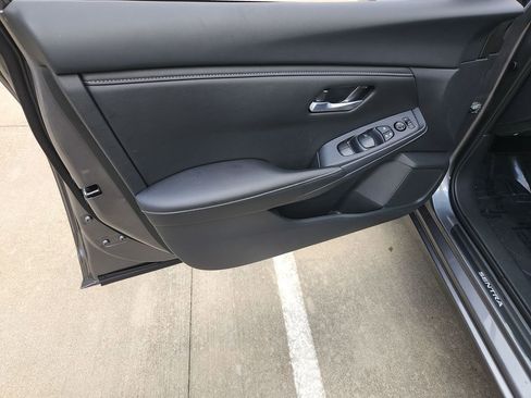 Certified 2025 Nissan Sentra SV w/ Trunk Package image 4