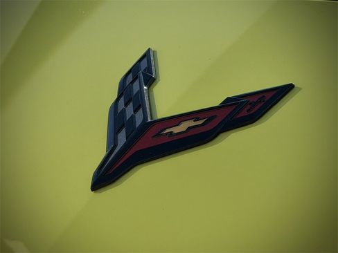 Used 2024 Chevrolet Corvette Stingray Premium Cpe w/ Z51 Performance Package image 8