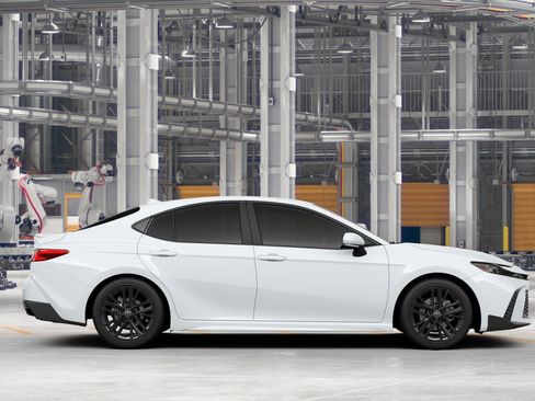 New 2026 Toyota Camry Hybrid image 12