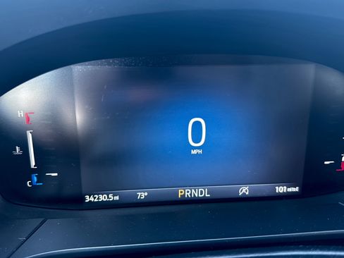 Used 2025 Ford Escape Active AWD/4WD image 11