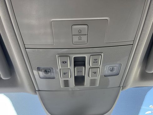 Used 2023 Volkswagen Taos SE AWD/4WD image 20