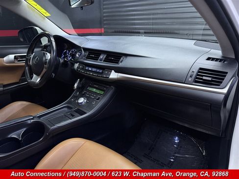 Used 2013 Lexus CT 200h FWD image 10