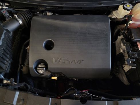 Used 2019 Buick Enclave Essence AWD/4WD image 30