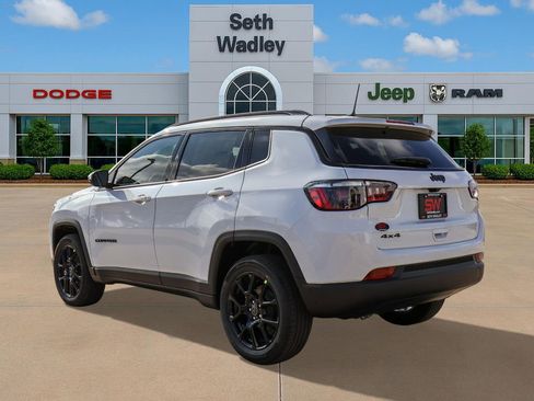 New 2026 Jeep Compass Latitude image 5