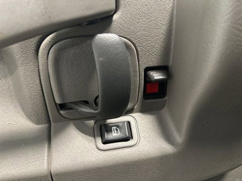 Used 2022 Chevrolet Express 2500 w/ Driver Convenience Package image 9