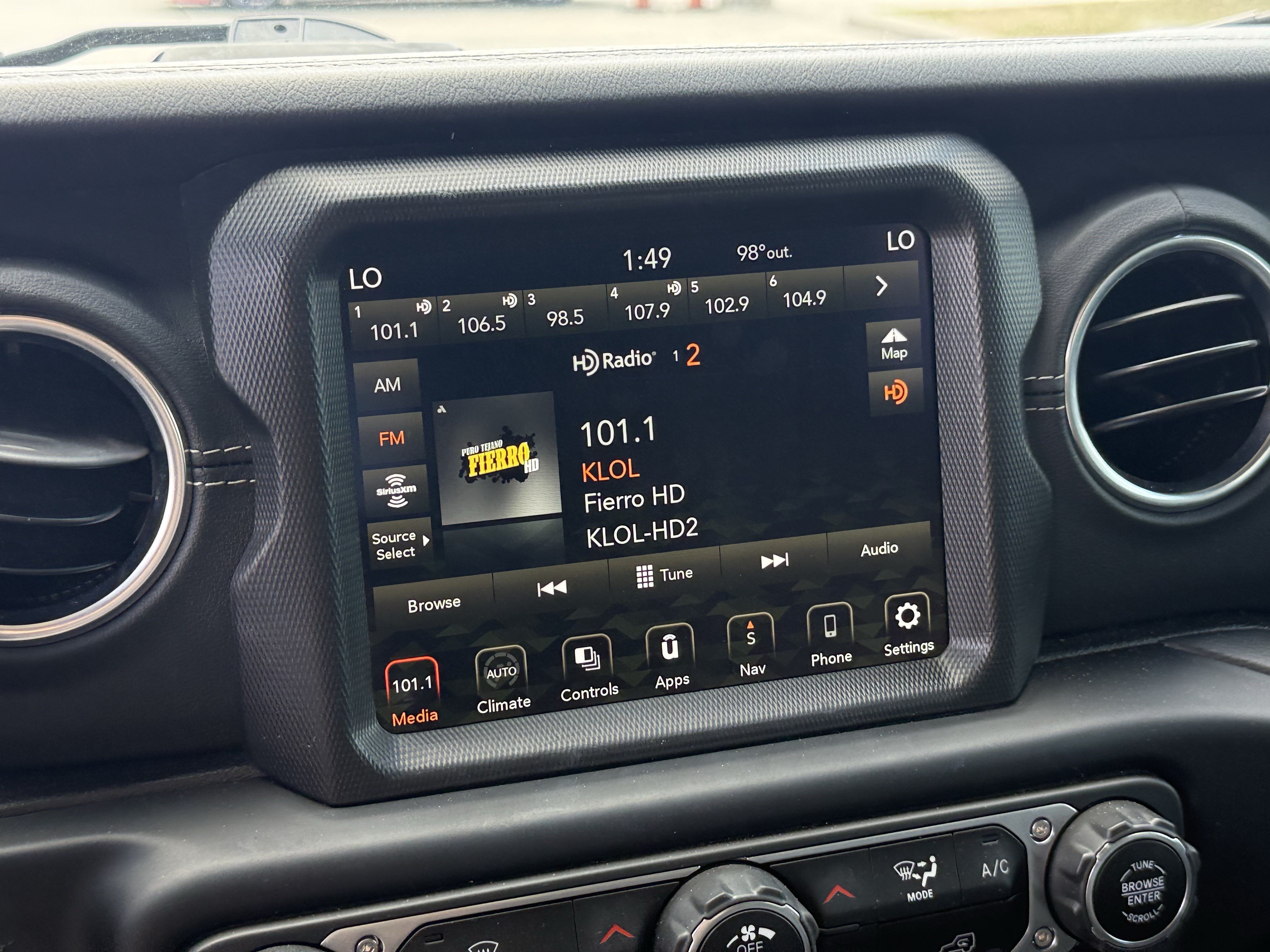 Used 2021 Jeep Wrangler Unlimited Sahara AWD/4WD image 20