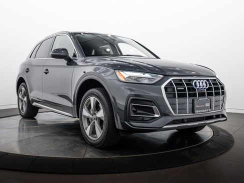 Used 2023 Audi Q5 2.0T Premium Plus w/ Premium Plus Package AWD/4WD image 2