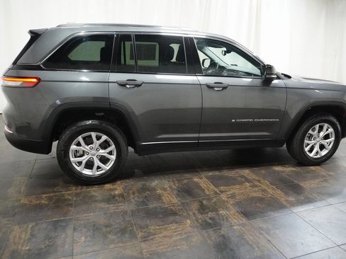 Used 2022 Jeep Grand Cherokee Limited image 4
